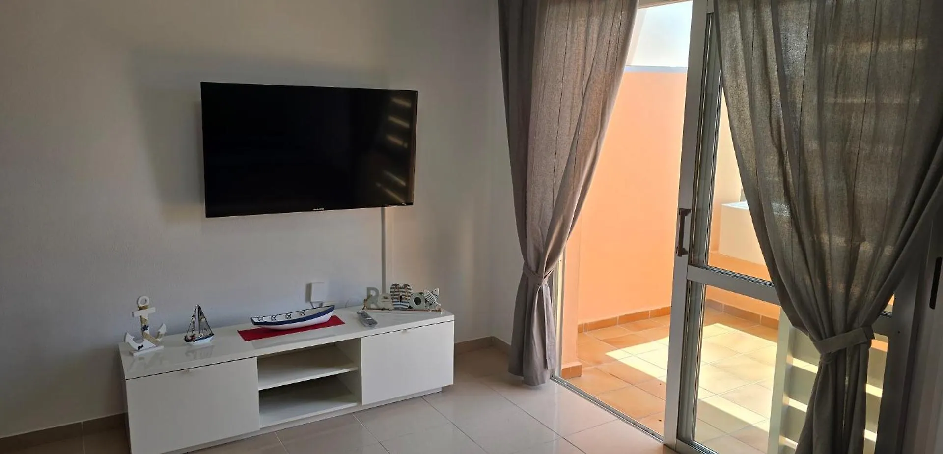 Los Seres - Relaxing Apartment With Pool Los Cristianos